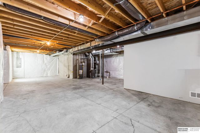 7725 N 166th Street, Bennington, NE 68007