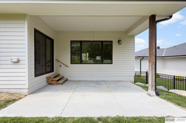 7725 N 166th Street, Bennington, NE 68007