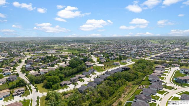 7725 N 166th Street, Bennington, NE 68007
