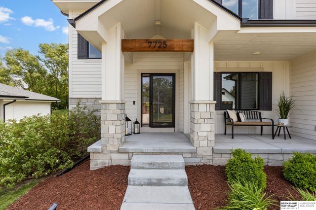 7725 N 166th Street, Bennington, NE 68007