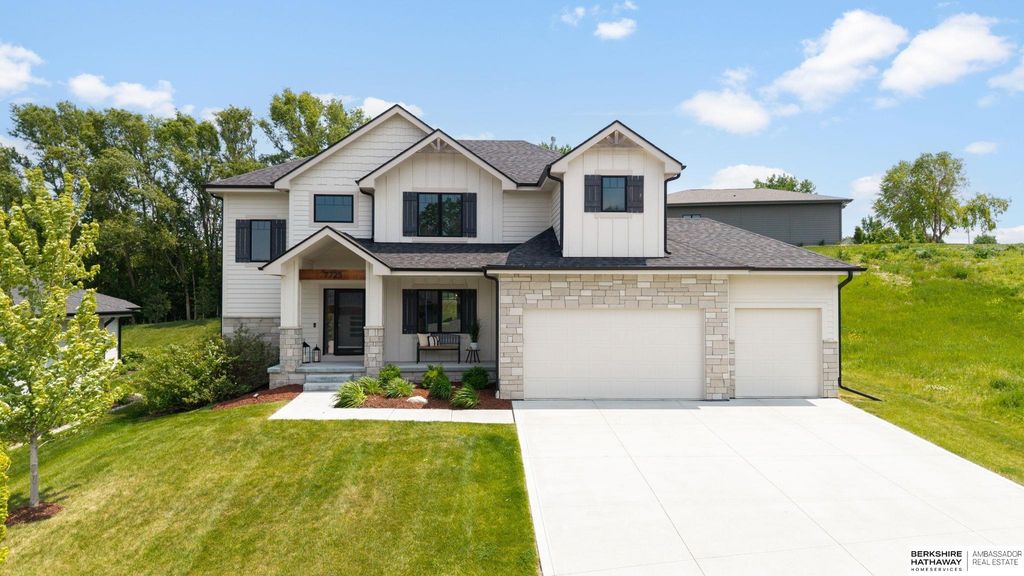 7725 N 166th Street, Bennington, NE 68007