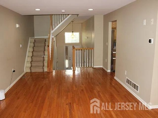18 Linda Court, Old Bridge, NJ 08879