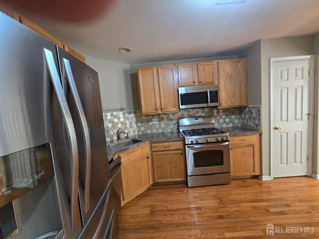 18 Linda Court, Old Bridge, NJ 08879