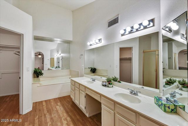 9404 W MORROW Drive, Peoria, AZ 85382