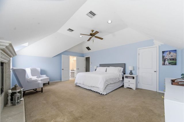 1319 N Tallyrand St, Wichita, KS 67206