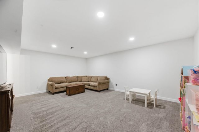 1319 N Tallyrand St, Wichita, KS 67206