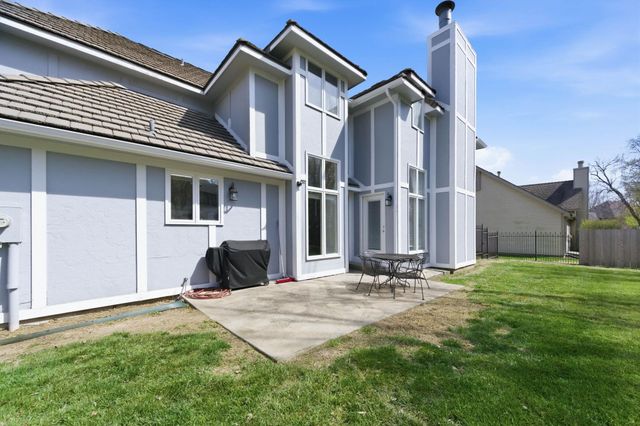 1319 N Tallyrand St, Wichita, KS 67206