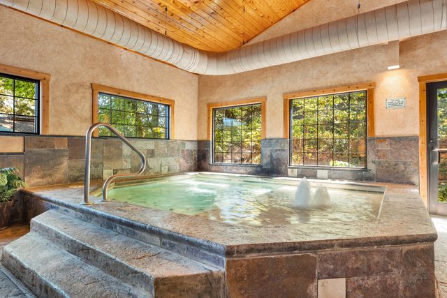 100 Village Trail 3, Branson, MO 65616