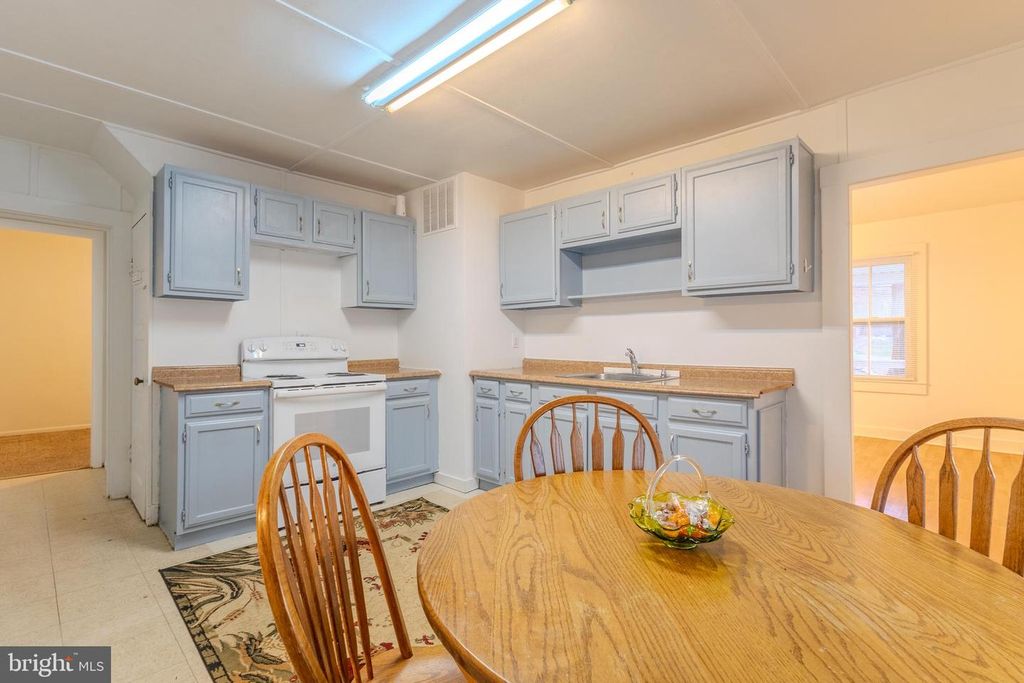 Image 11 of property listing at 1168 MARLBORO RD, Lothian, MD 20711