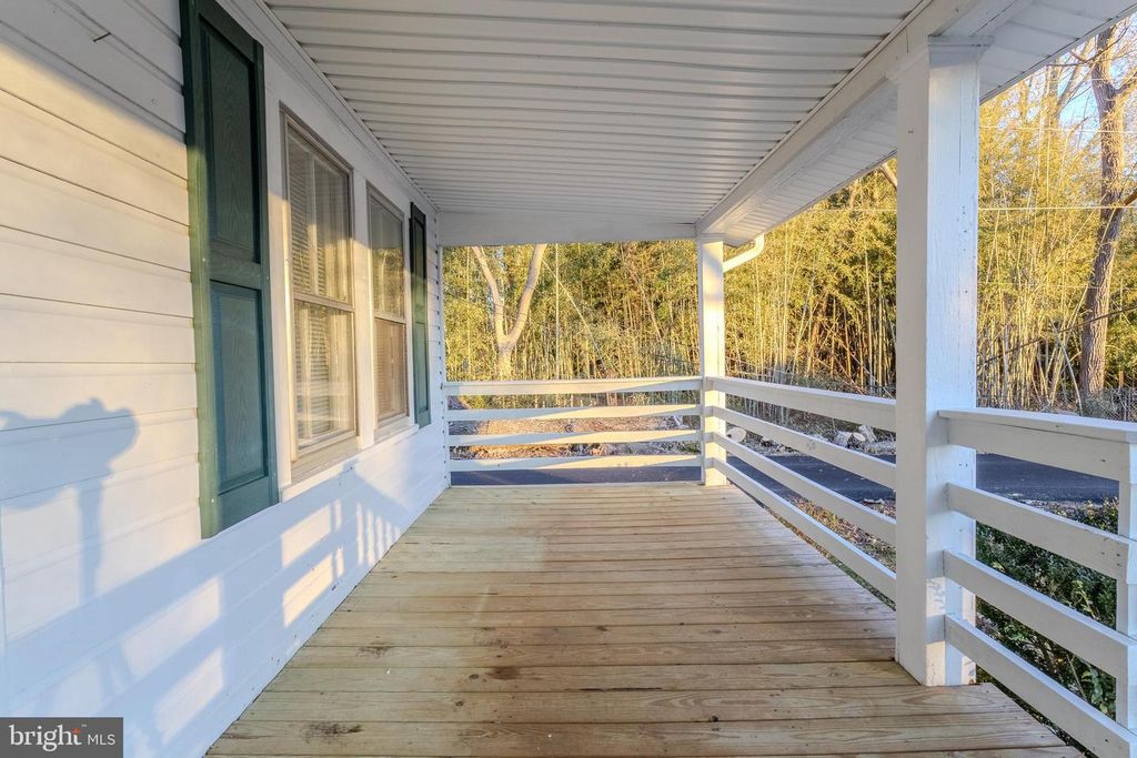 Image 6 of property listing at 1168 MARLBORO RD, Lothian, MD 20711