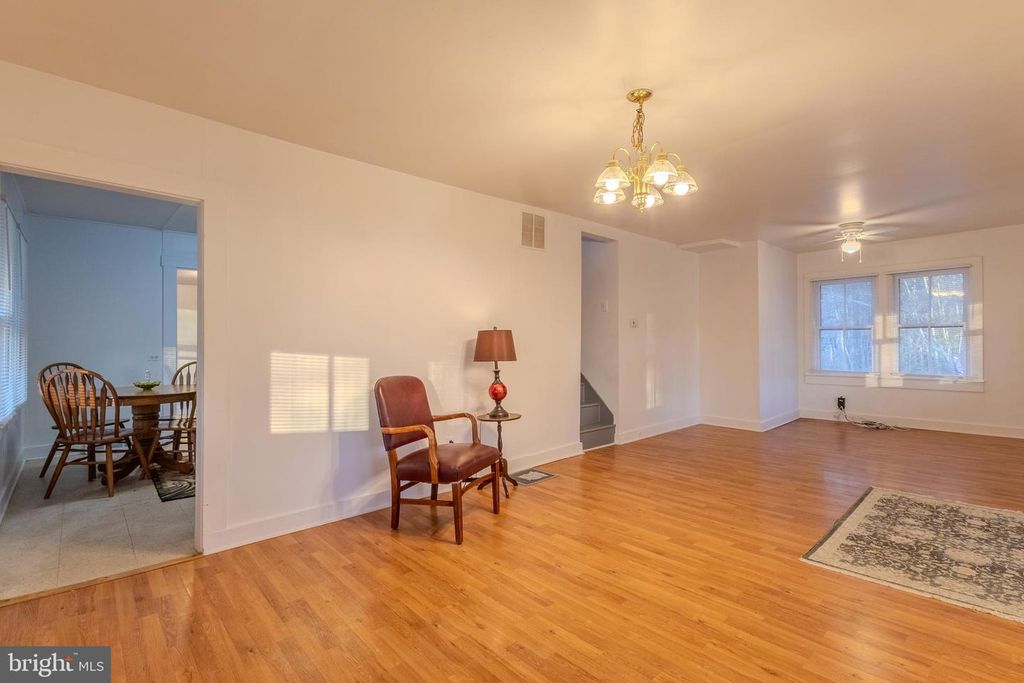 Image 7 of property listing at 1168 MARLBORO RD, Lothian, MD 20711