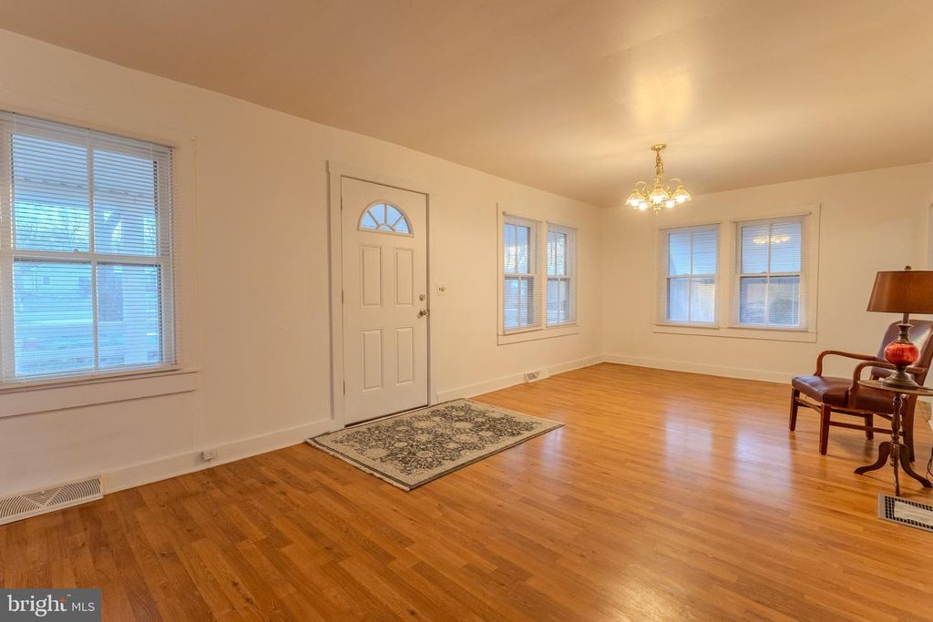 Image 9 of property listing at 1168 MARLBORO RD, Lothian, MD 20711