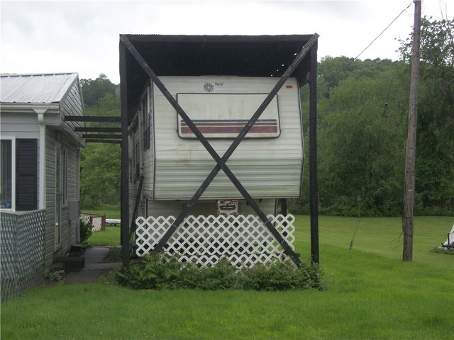 944 MAPLETOWN ROAD, Mapletown, PA 15338