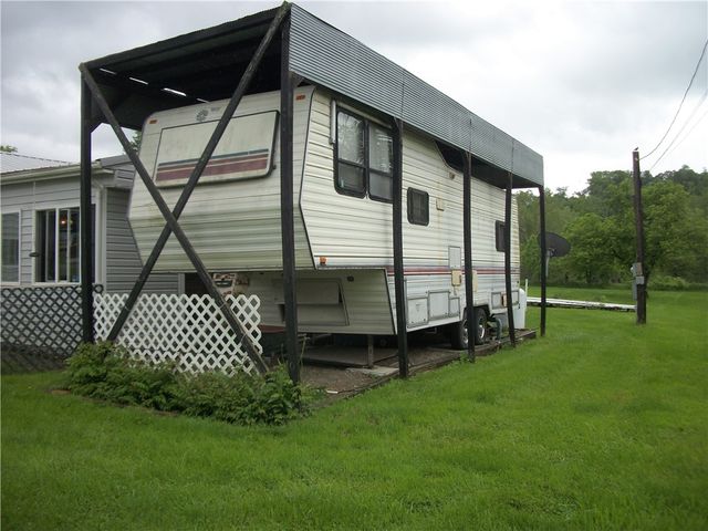 944 MAPLETOWN ROAD, Mapletown, PA 15338