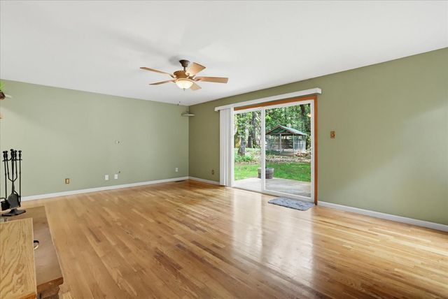 15186 Meadow Dr, Grass Valley, CA 95945