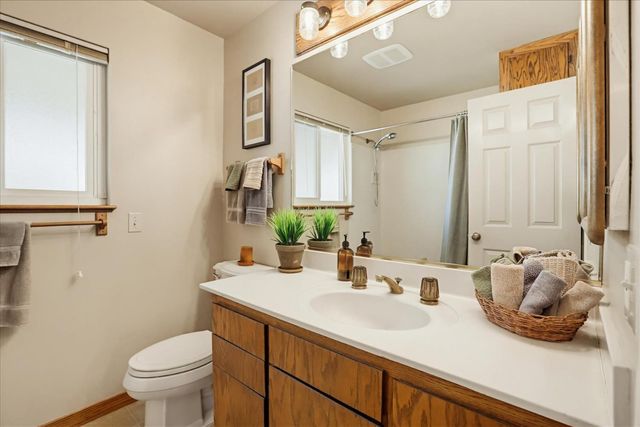 15186 Meadow Dr, Grass Valley, CA 95945