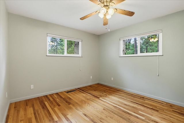 15186 Meadow Dr, Grass Valley, CA 95945