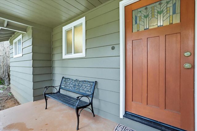 15186 Meadow Dr, Grass Valley, CA 95945