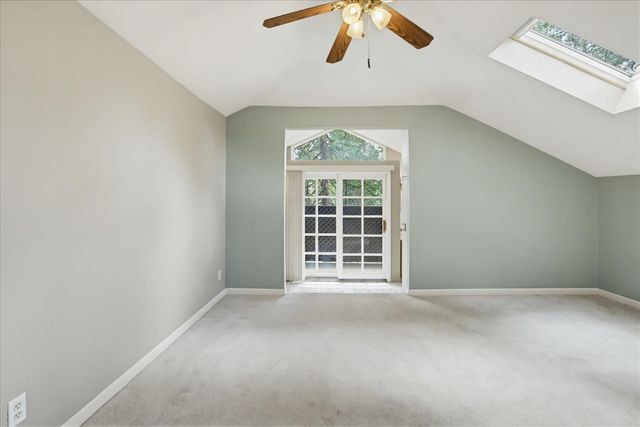 15186 Meadow Dr, Grass Valley, CA 95945