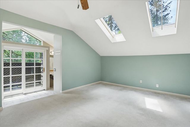 15186 Meadow Dr, Grass Valley, CA 95945