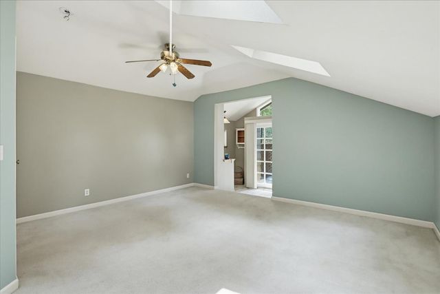 15186 Meadow Dr, Grass Valley, CA 95945