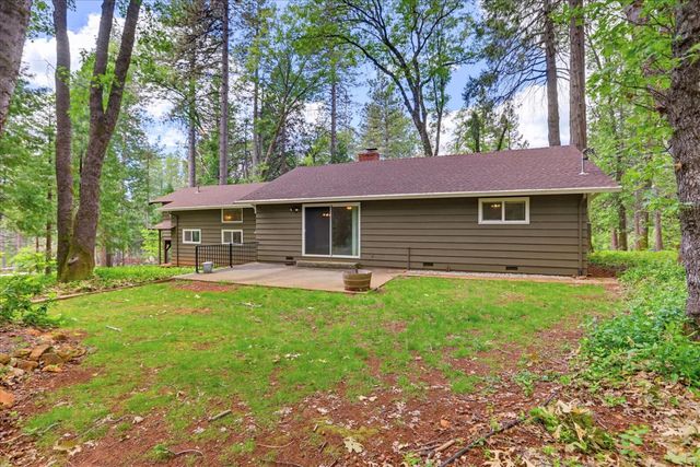 15186 Meadow Dr, Grass Valley, CA 95945