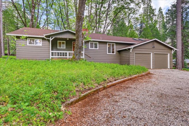 15186 Meadow Dr, Grass Valley, CA 95945