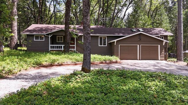 15186 Meadow Dr, Grass Valley, CA 95945