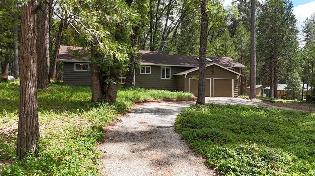 15186 Meadow Dr, Grass Valley, CA 95945