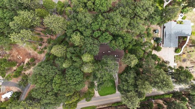 15186 Meadow Dr, Grass Valley, CA 95945