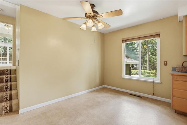 15186 Meadow Dr, Grass Valley, CA 95945