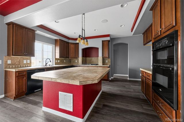 5085 Ridgewood Drive, Johnstown, CO 80534