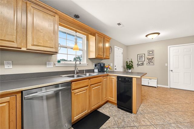 16839 Fletcher Road, Fayetteville, AR 72704