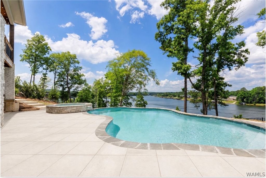14922 Edgewater, Northport, AL 35475