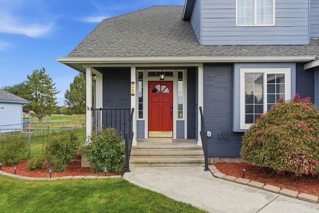 1427 E 6th St, Deer Park, WA 99006