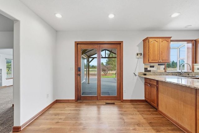 1427 E 6th St, Deer Park, WA 99006
