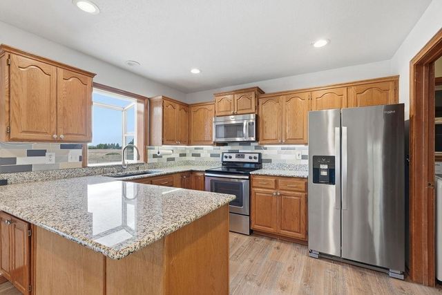 1427 E 6th St, Deer Park, WA 99006
