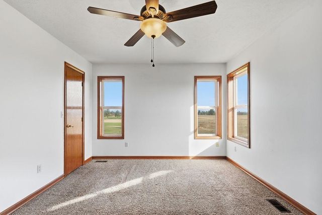 1427 E 6th St, Deer Park, WA 99006