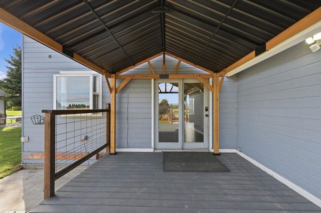 1427 E 6th St, Deer Park, WA 99006