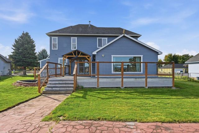 1427 E 6th St, Deer Park, WA 99006