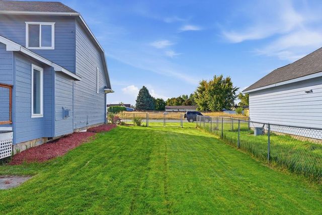 1427 E 6th St, Deer Park, WA 99006