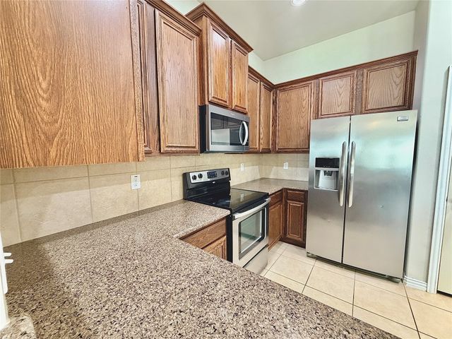 980 Bridle Bit Drive, Grand Prairie, TX 75051