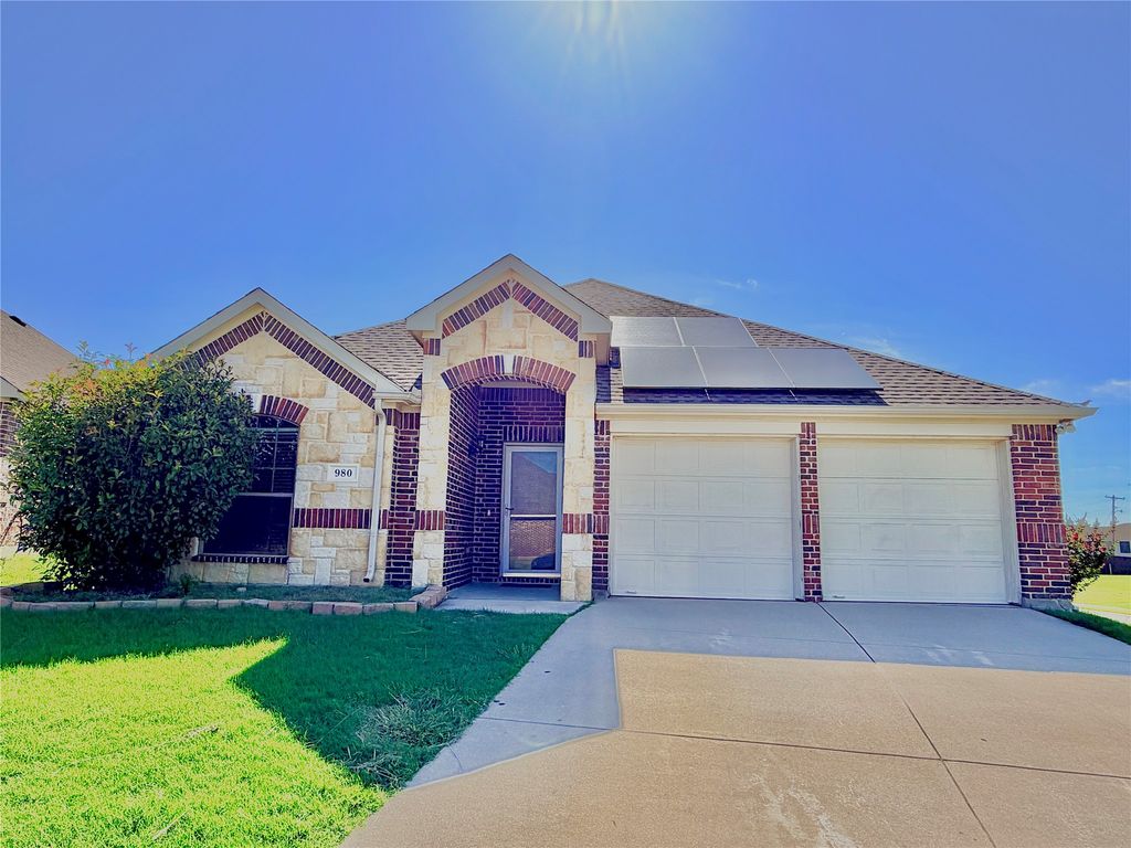 980 Bridle Bit Drive, Grand Prairie, TX 75051
