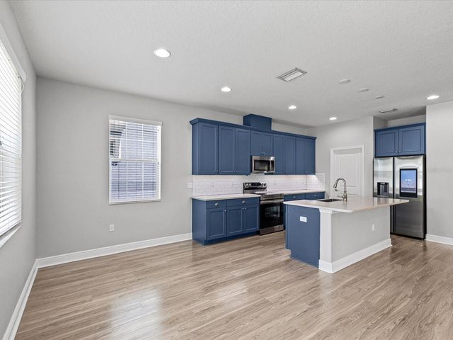 7105 PARK TREE DRIVE, Tampa, FL 33625