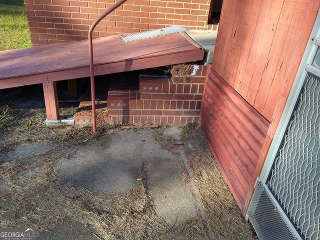 629 Thompson, Swainsboro, GA 30401