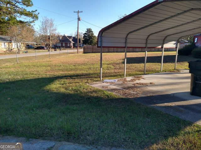 629 Thompson, Swainsboro, GA 30401