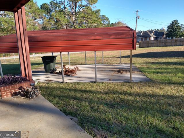 629 Thompson, Swainsboro, GA 30401