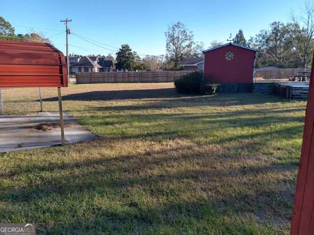 629 Thompson, Swainsboro, GA 30401