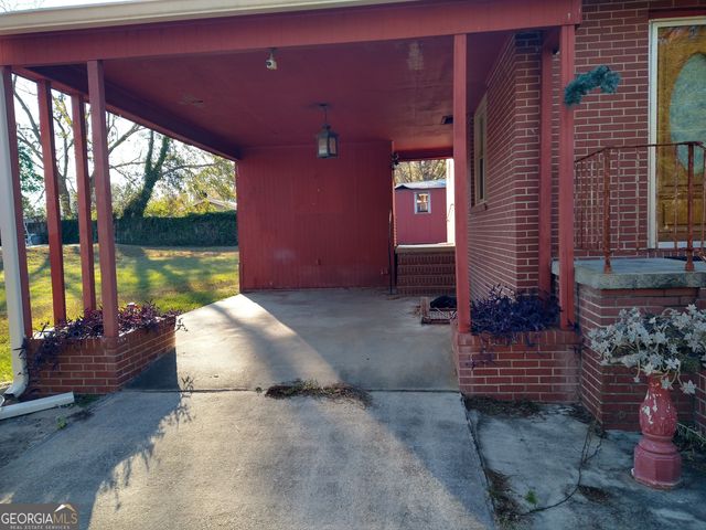 629 Thompson, Swainsboro, GA 30401