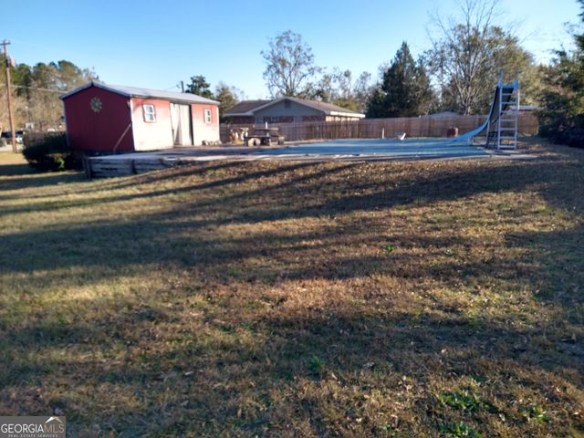 629 Thompson, Swainsboro, GA 30401